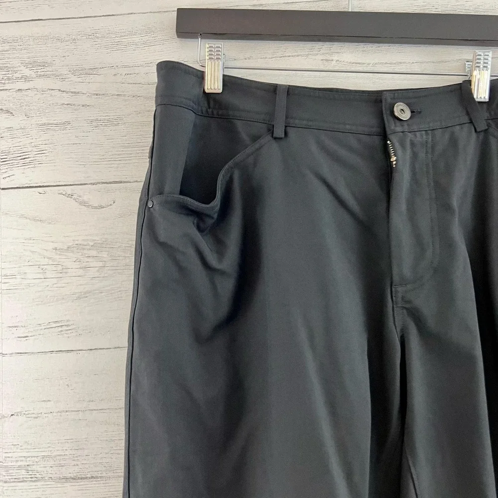 Lululemon Men's Cadence Shorts in Dark Gray Size 36